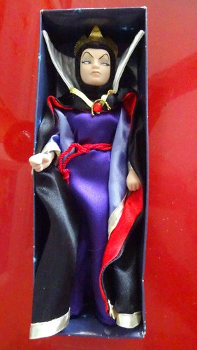 Poupee doll porcelaine - doll,