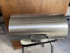 Boîte à pain Ikea Ordning en acier inoxydable conçue par Mikael Warnhammar