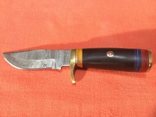 petit couteau bowie 6 pouces lame guillochée en acier damas 256 couches