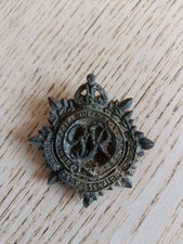 Cap Badge Anglais WW2 Terrain Normandie 1944. 