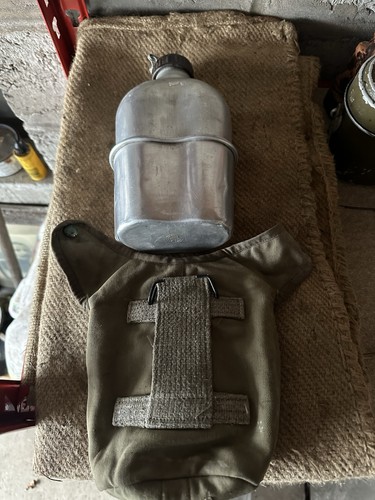 Militaire gourdes et 1 pot - 2,