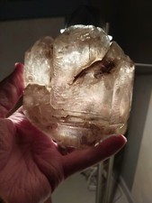 772g. Tres Beau Quartz Fume A