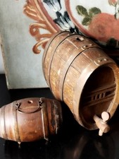 Petit tonneau X 2  vin alcool en bois avec cerclage + robinet 