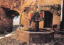 84 LE CRESTET VIEILLE FONTAINE PROVENCALE