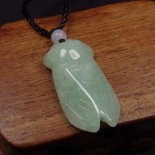 PENDENTIF en jade vert naturel
