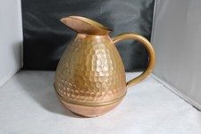 Pichet en cuivre martelé