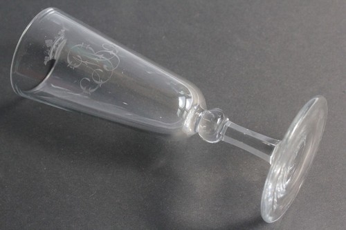 Ancien verre cristal gravé