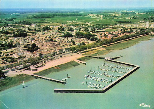 Pauillac port les quais - port,