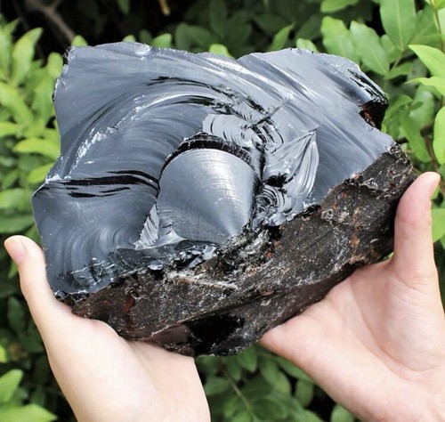 Gros cristal obsidienne - cristal, d’obsidienne