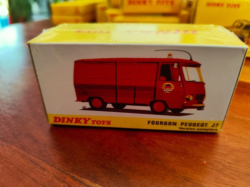 Dinky toys fourgon peugeot - toys, j7