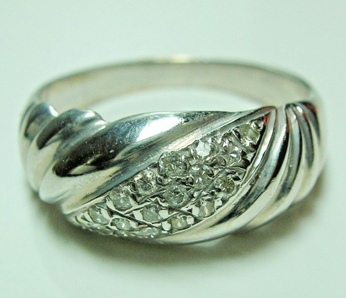 Bague jonc torsade diamants - ,