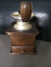 Ancien moulin à café à