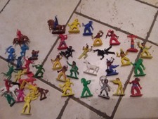 Lot  25 figurines West