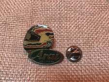 pin s ARAI  HELMET casque de