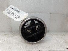 Aerateur tableau de bord avant droit NISSAN QASHQAI 1 PHASE 2 68760-JD10A