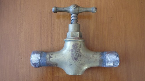 Ancien robinet laiton - robinet,