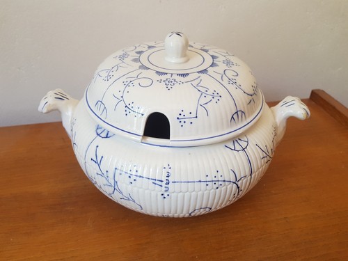 Belle ancienne soupière - belle,