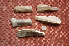 PIERRES TAILLÉES NEOLITHIQUE PALÉOLITHIQUE PRÉHISTORIQUE SILEX  " LOT DE 5  N°2"