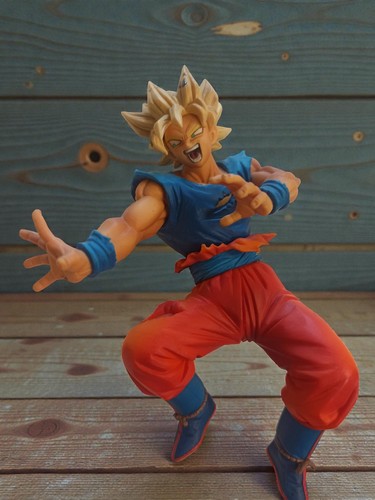 Figurine goku super saiyan - figurine,