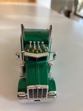 Camion Peterbilt 389 1/87 avec couchette parfait état no box