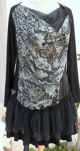 Robe mode est - robe, a