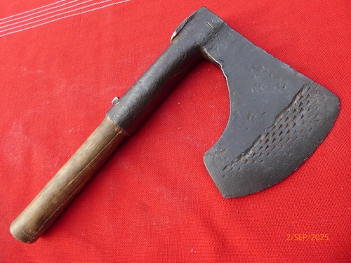 Hache hachereau fer - fer, forgé