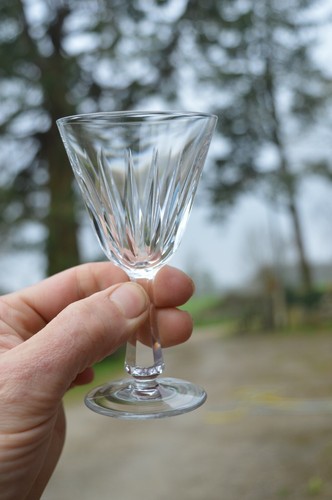 Verre vin en - à,