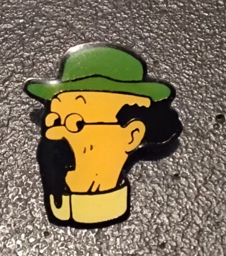 Pin dessin animé - pin’s,