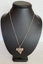 PENDENTIF ETHINQUE DENT DE REQUIN/ CHAINE ARGENT MURAT/ XX SIECLE