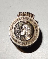 INSIGNE DE BOUTONNIERE