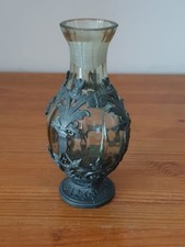 Superbe petit vase ancien verre et métal ajouré décor floral 6x13 cm
