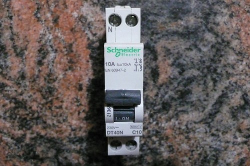 Disjoncteur modulaire - disjoncteur,