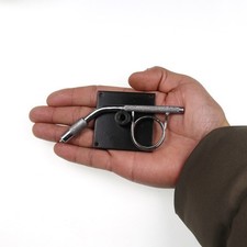 Étau d'attache à mouches