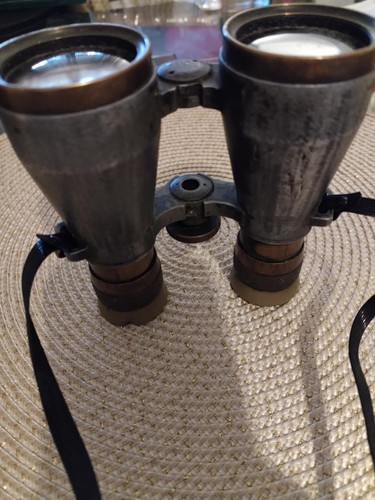 Jumelles anciennes militaires