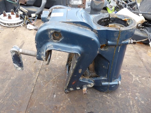 Etrier support moteur 8cv - support,