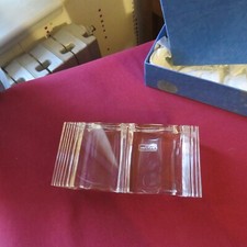 1 livre presse papier en