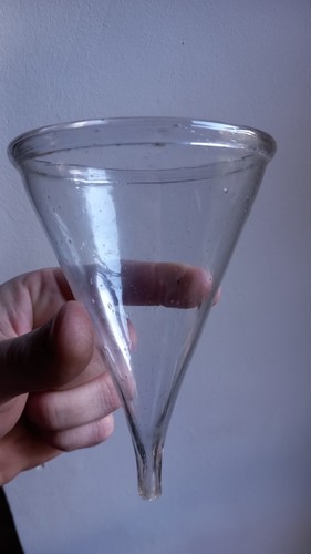Entonnoir anvien verre - entonnoir,