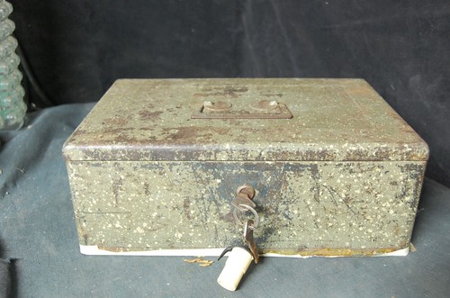 Coffre fort portable ancien - fort,