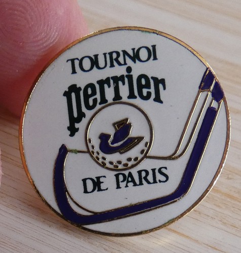 Pin boisson perrier tournoi - pin's,