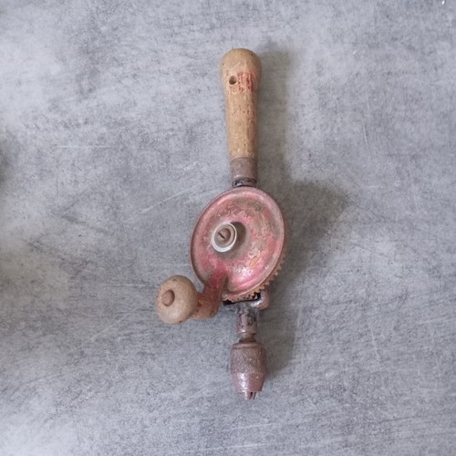 Petite chignole ancienne