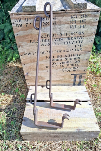 Ancien outil crampons dits - , de
