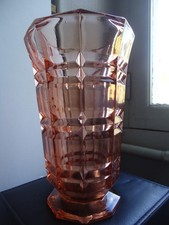 vase verre coloré à facettes