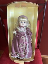 poupée En Porcelaine mundia