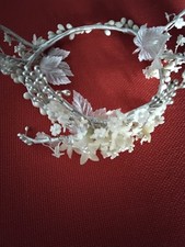 Couronne, ancienne,  Mariée ou Communiant. Fleurs de cire, fleurs d'oranger.