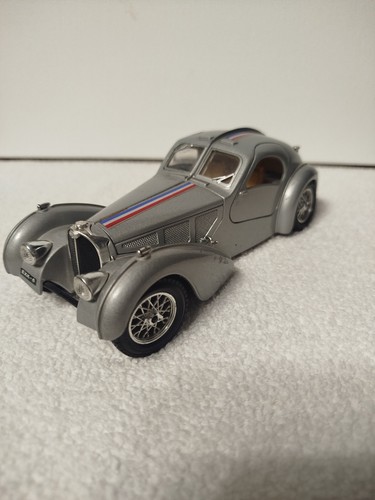 Burago bugatti atlantic 24 - bugatti,