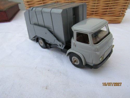 Ancien camion saviem benne - ancien,