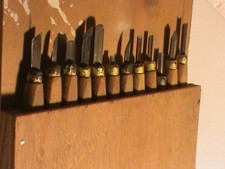 scultures sur bois;BOITE DE 12 GOUGES/ EN ETAT/ OCCASION