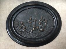 PLAQUE MÉDAILLON BRONZE ? CUIVRE REPOUSSÉ ? PUTTIS ANGES FAUNES AMOURS XIX E