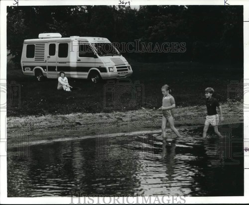 1985 press photo woman - photo,