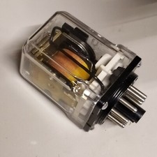 Relais octal 24 volts alternatif  1 RT 10A 230V  Lot 1 Pcs         H8RL20